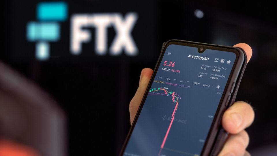 FTT Fire Sale Sends Token Over 70% Lower, SOL Also Falls Significantly – Market Updates Bitcoin News