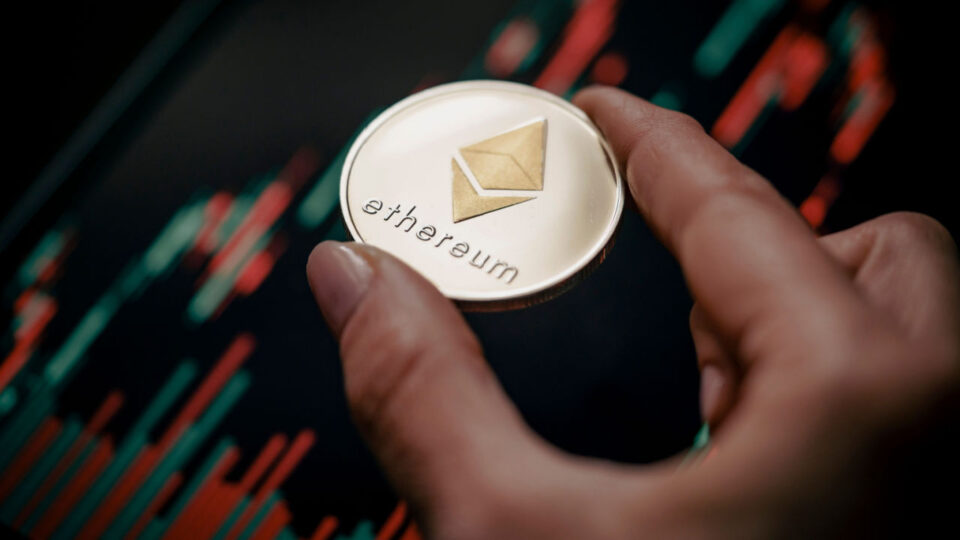 ETH Remains Near $1,700 to Start the Weekend  – Market Updates Bitcoin News
