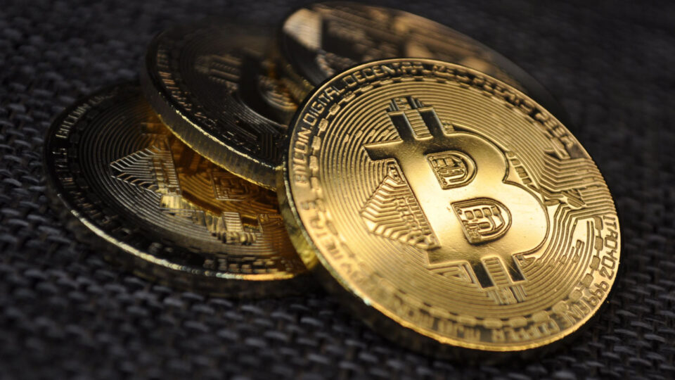 Bitcoin Hits $25,000, Following Moving Average 'Death' Cross – Market Updates Bitcoin News