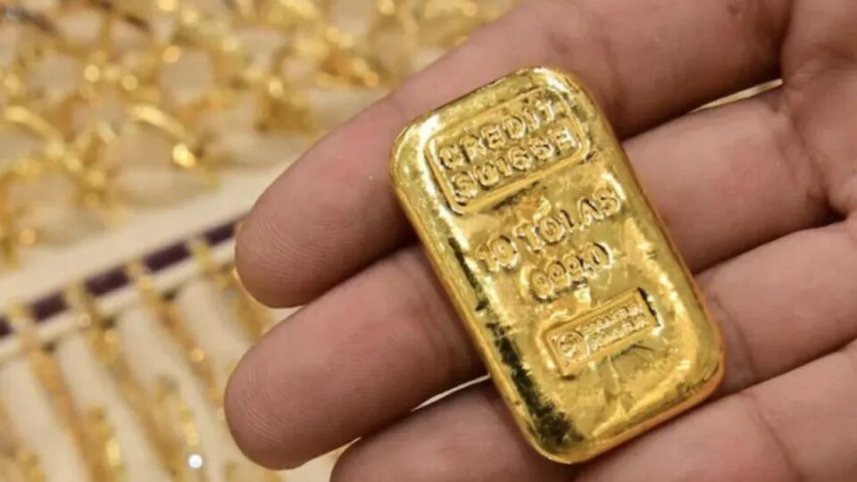 Gold’s Price Surge to Nearly $2,200 Overshadowed by Bitcoin’s ‘Speculative Mania,’ Peter Schiff Claims